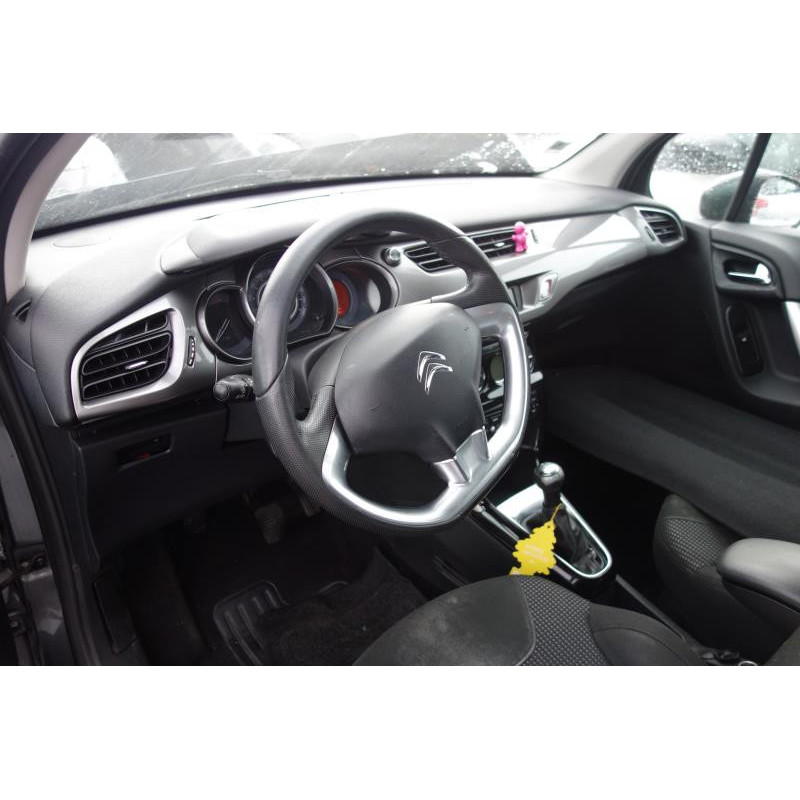 Attache ceinture avant droit CITROEN C3 2 Photo n°10