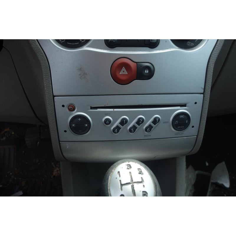 Trappe d'essence RENAULT MODUS Photo n°9