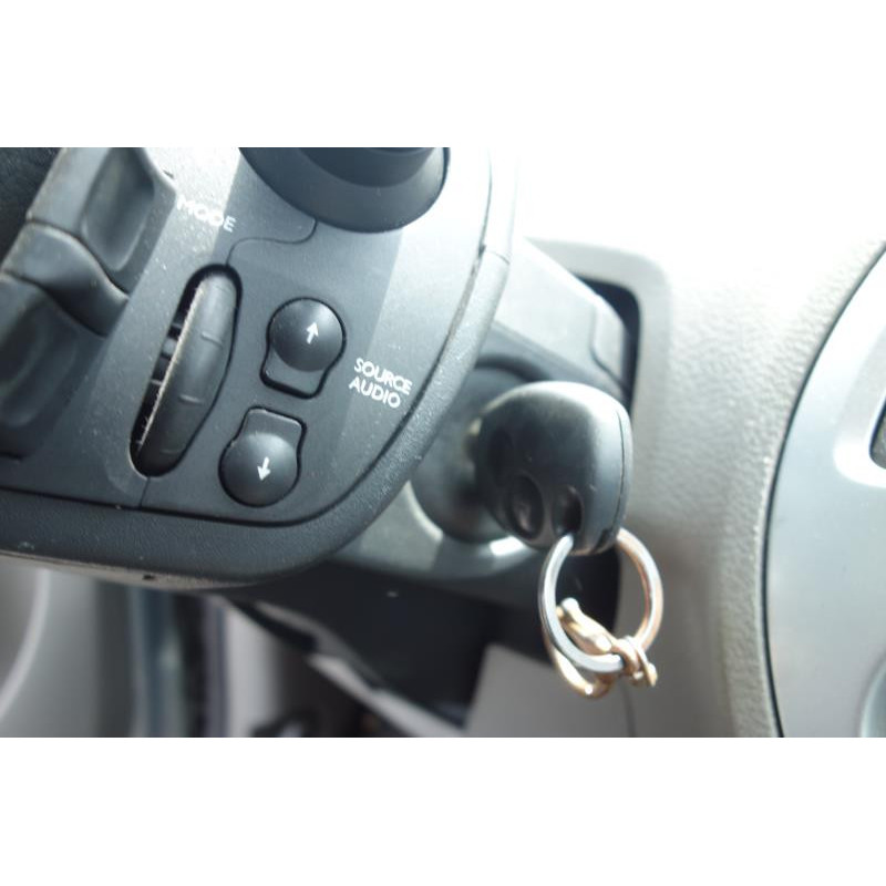 Trappe d'essence RENAULT MODUS Photo n°12