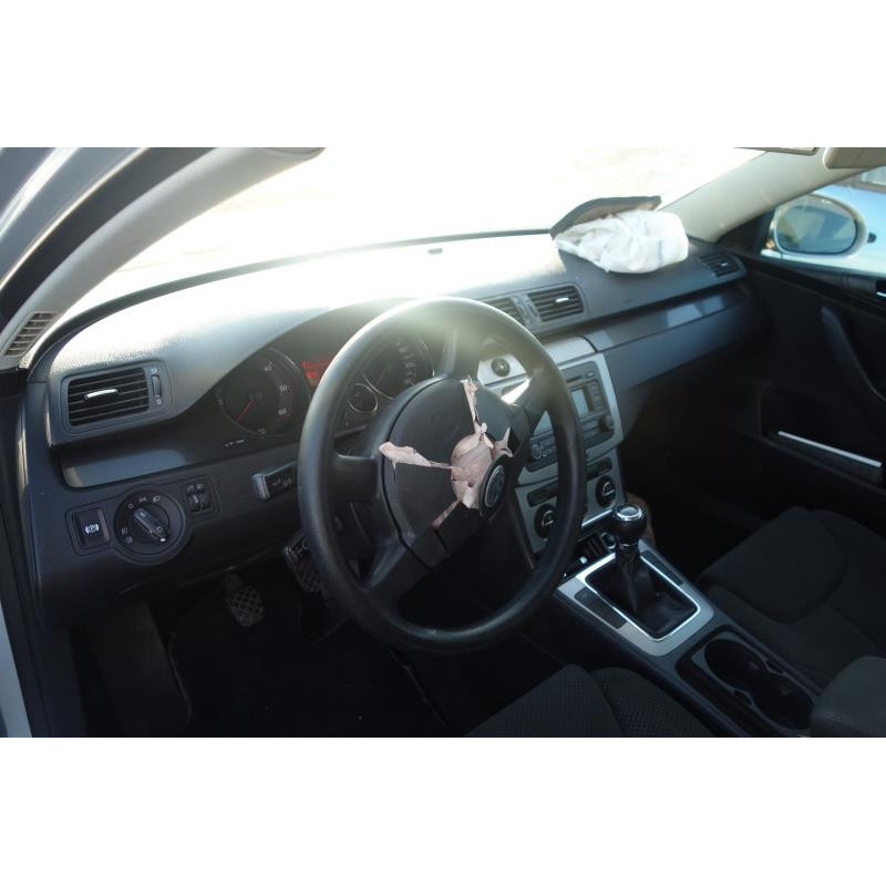 Renfort pare choc avant (traverse) VOLKSWAGEN PASSAT 5 Photo n°6
