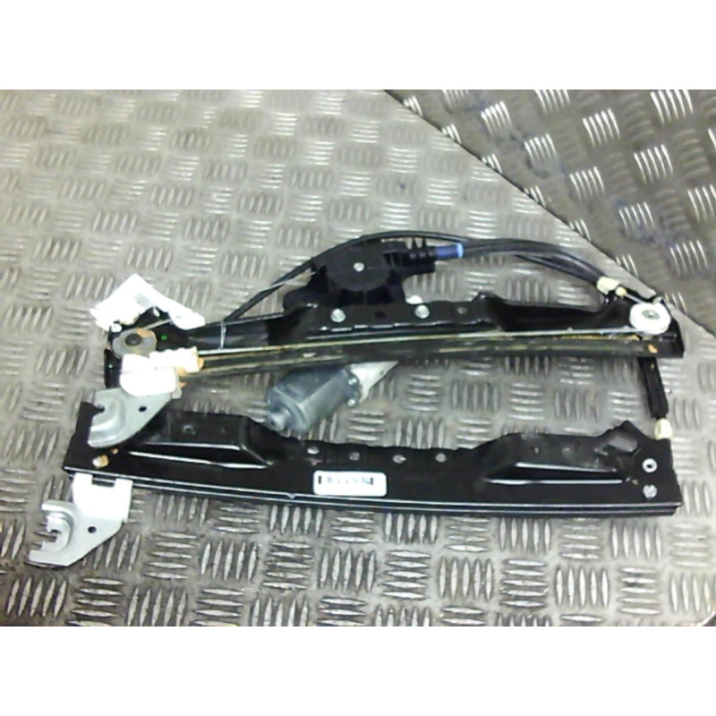 Leve vitre electrique arriere gauche CHRYSLER GRAND VOYAGER 5 Photo n°1