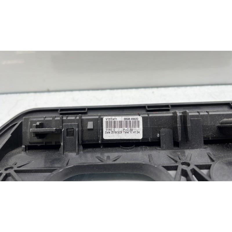 Feu arriere stop central DACIA DUSTER 2 Photo n°4
