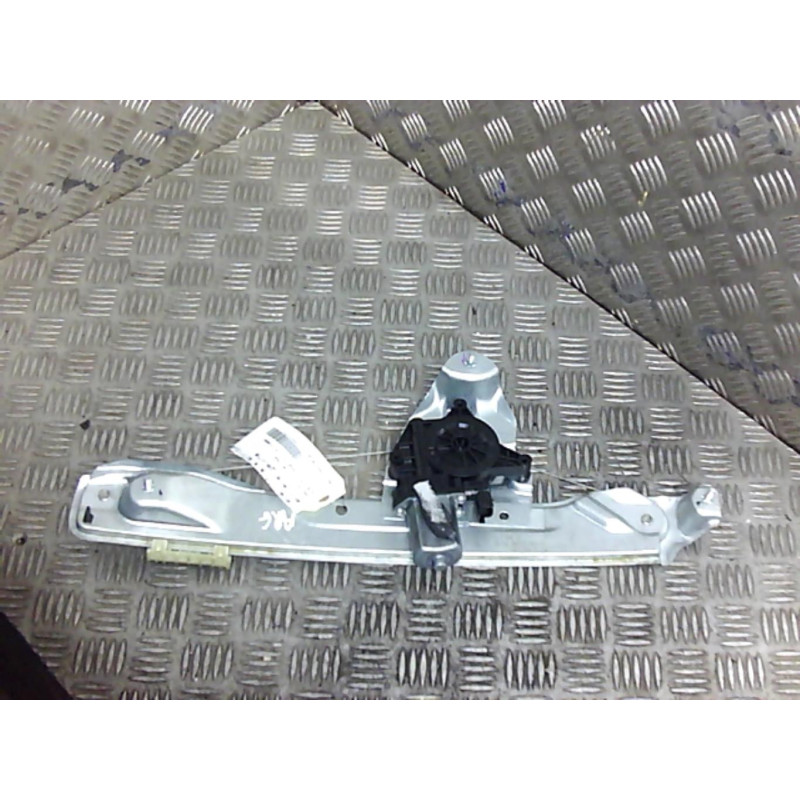 Leve vitre electrique arriere gauche DACIA DUSTER 2 Photo n°2