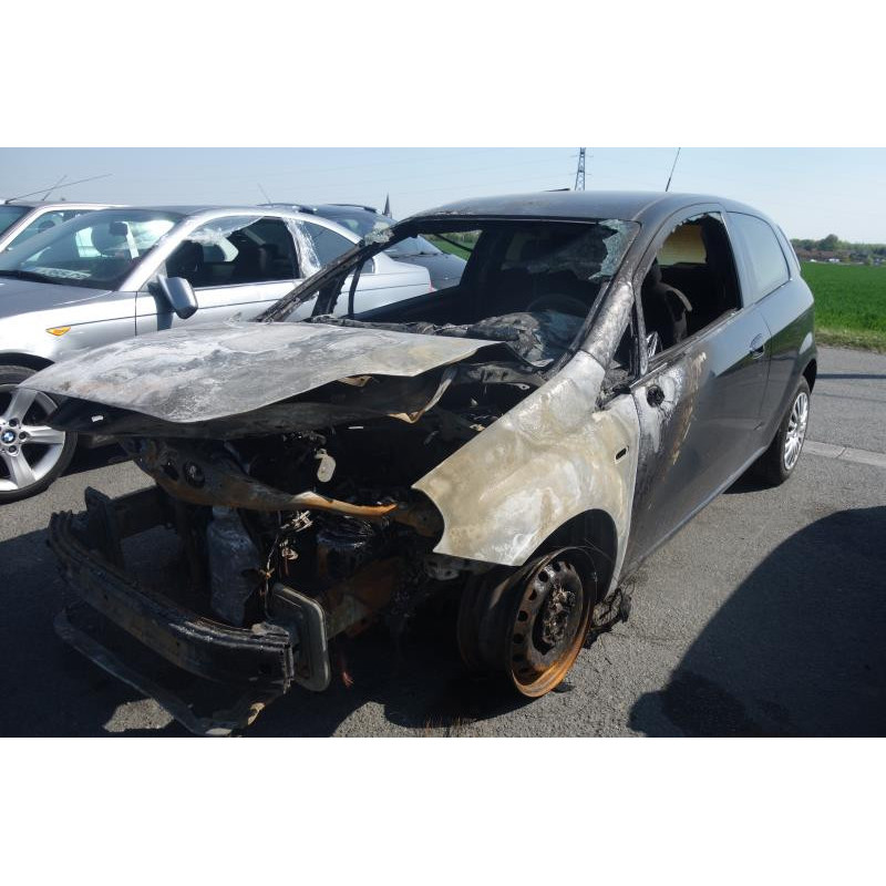 Anti brouillard arriere gauche FIAT PUNTO EVO 3 Photo n°4