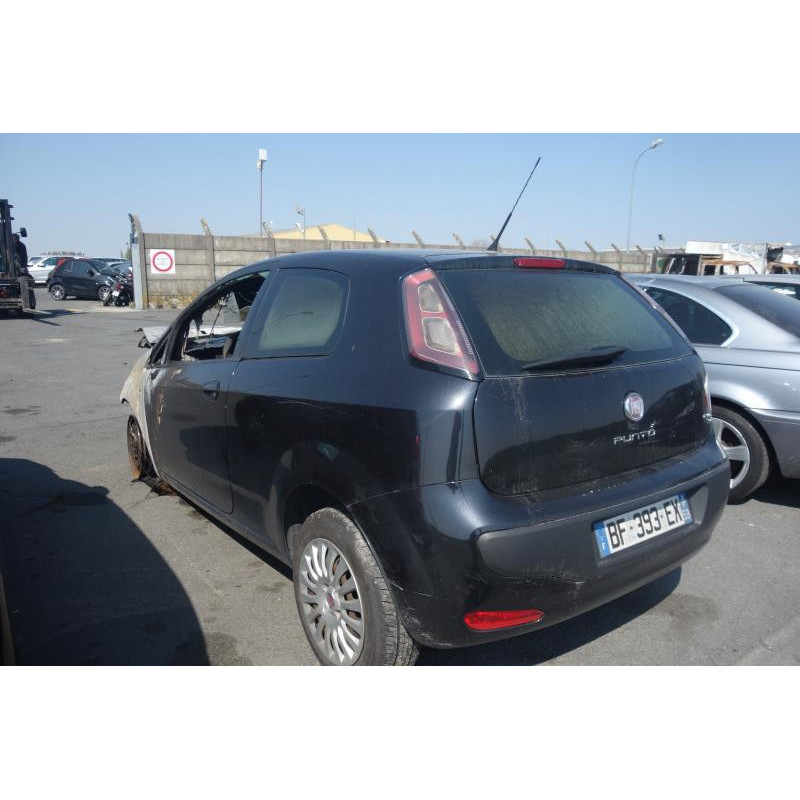 Anti brouillard arriere gauche FIAT PUNTO EVO 3 Photo n°7