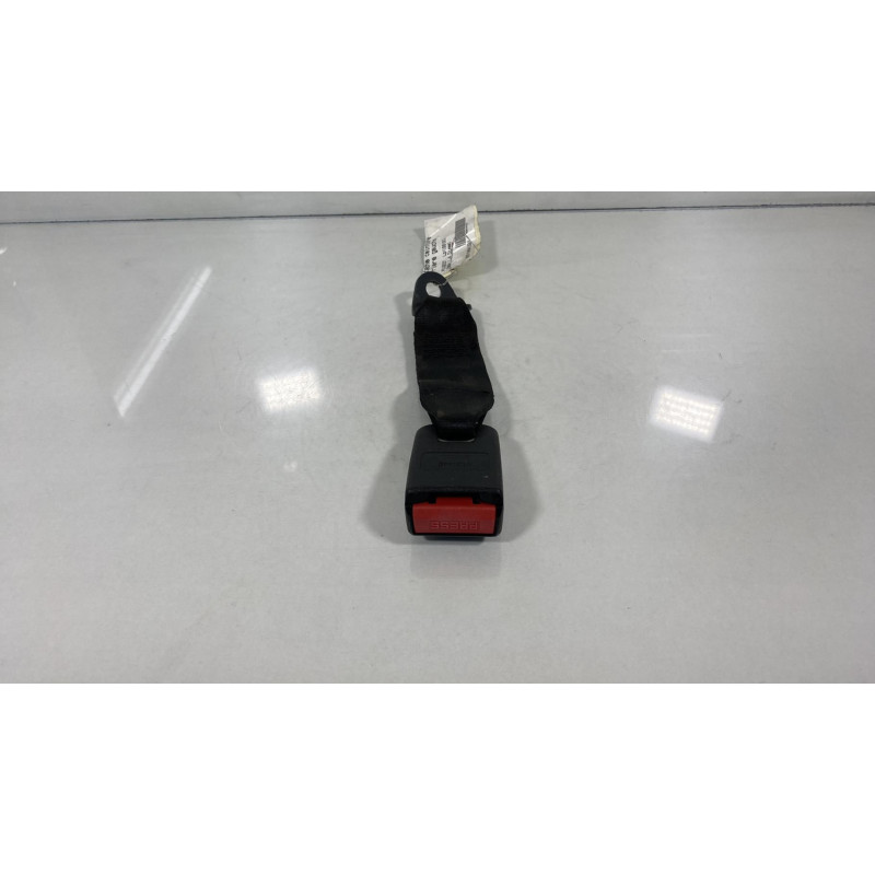 Attache ceinture arriere gauche PEUGEOT 206+ Photo n°1