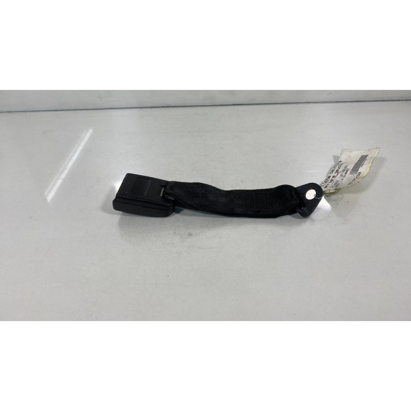 Attache ceinture arriere gauche PEUGEOT 206+ Photo n°2