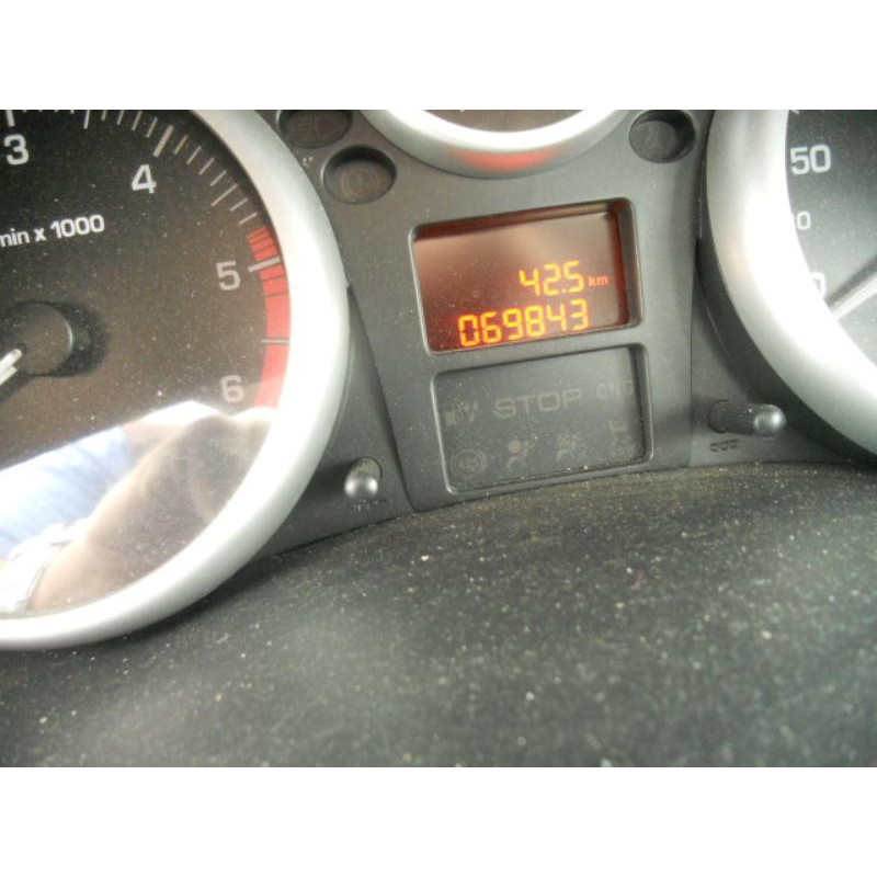Attache ceinture arriere gauche PEUGEOT 206+ Photo n°11