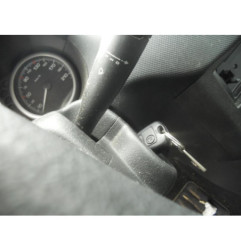 Attache ceinture arriere gauche PEUGEOT 206+