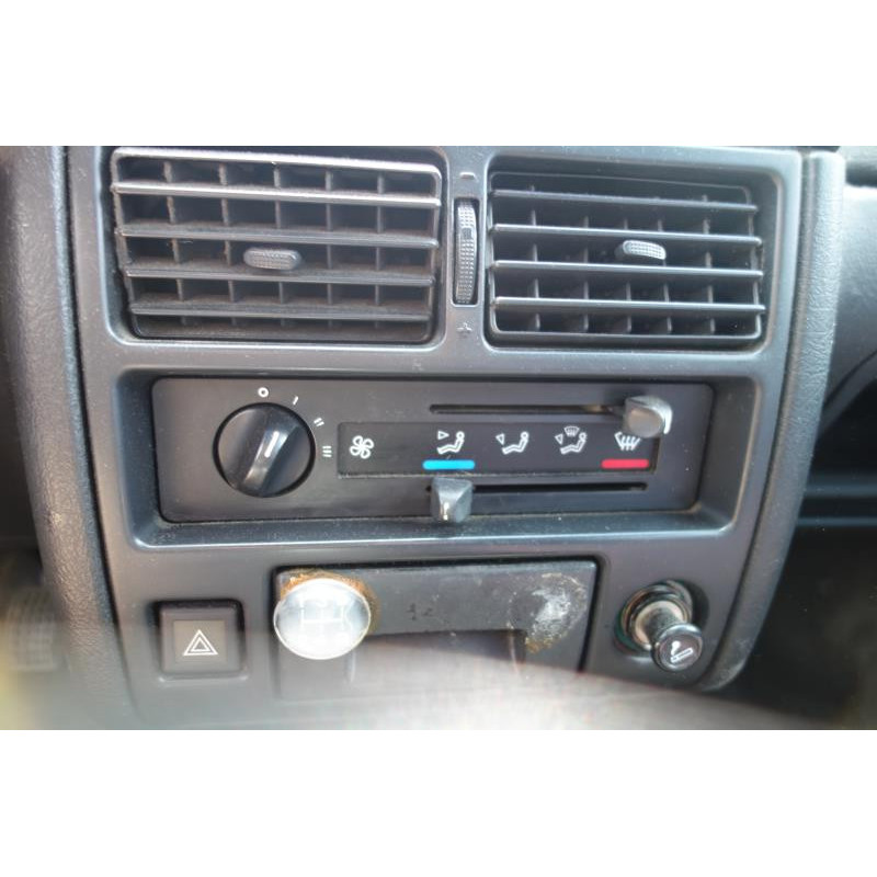 Calandre CITROEN AX Photo n°8