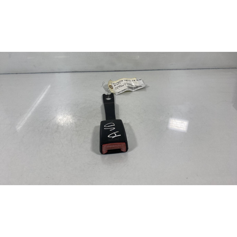 Attache ceinture avant droit HYUNDAI I 10 1 Photo n°1