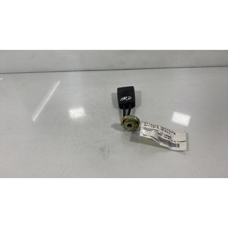 Attache ceinture arriere droit VOLKSWAGEN PASSAT 4 Photo n°3