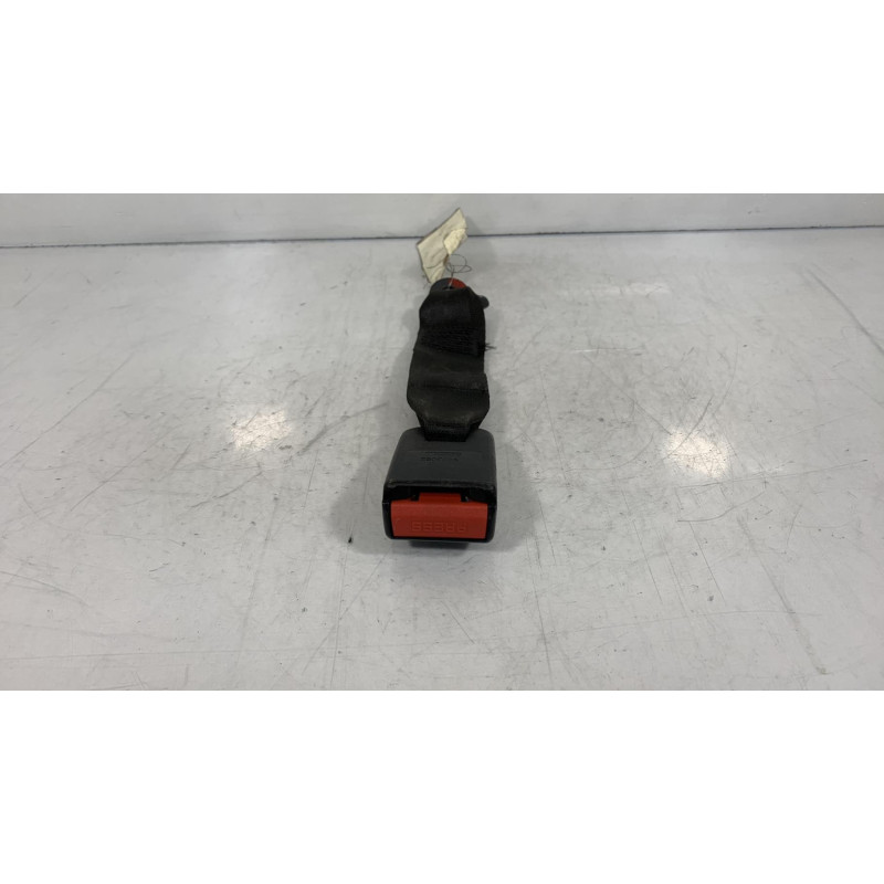 Attache ceinture arriere droit PEUGEOT 206+ Photo n°1