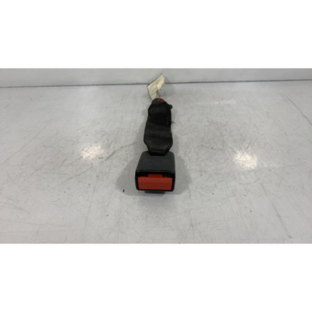 Attache ceinture arriere droit PEUGEOT 206+ Photo n°1