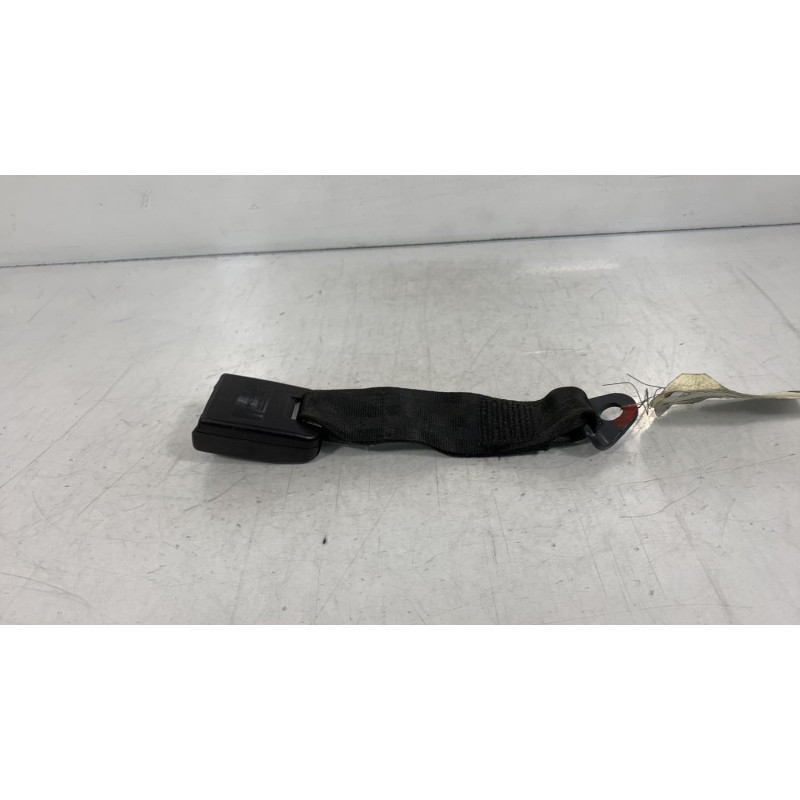 Attache ceinture arriere droit PEUGEOT 206+ Photo n°2