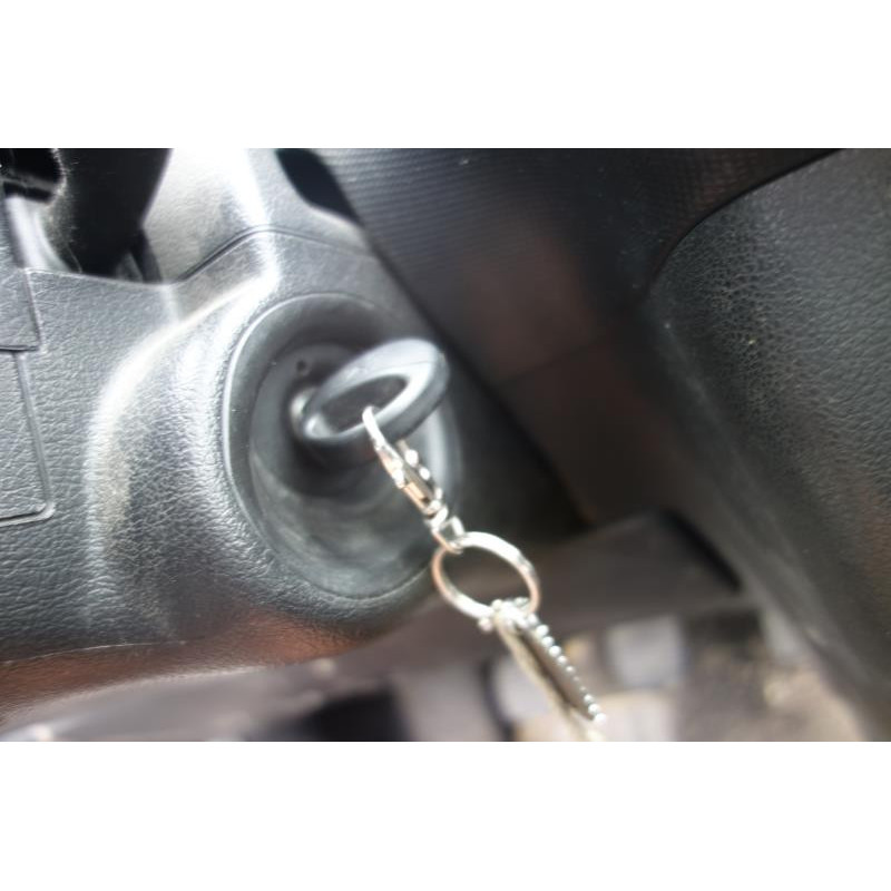 Attache ceinture arriere droit PEUGEOT 206+ Photo n°10