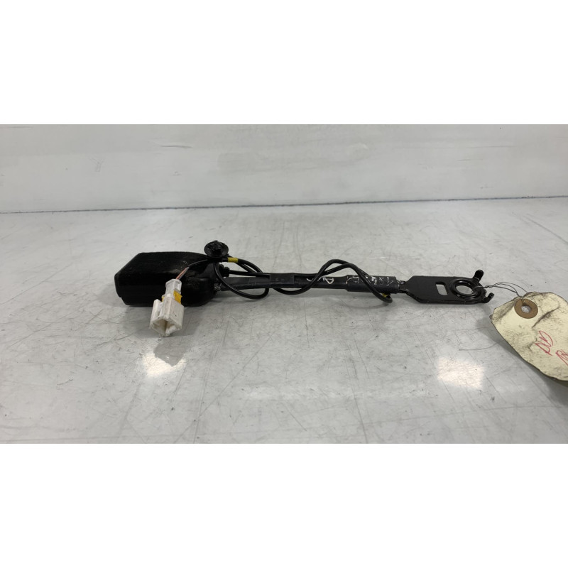 Attache ceinture avant droit PEUGEOT 308 1 Photo n°2