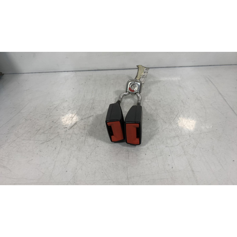 Attache ceinture arriere gauche SEAT IBIZA 4 Photo n°2