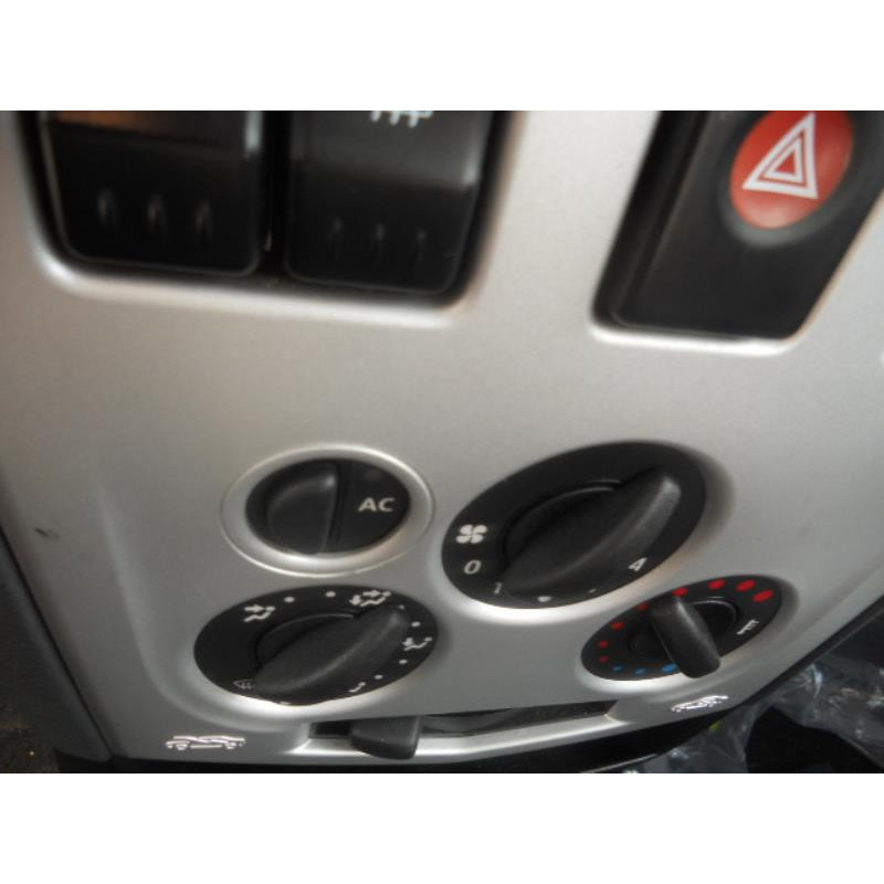 Interrupteur de leve vitre avant droit DACIA LOGAN MCV 1 Photo n°10