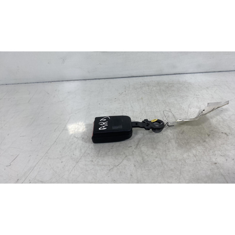 Attache ceinture arriere droit RENAULT VEL SATIS Photo n°2