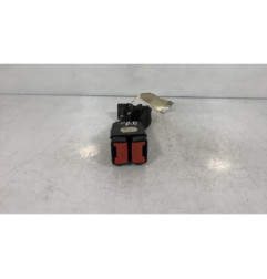 Attache ceinture arriere droit RENAULT SAFRANE Photo n°1