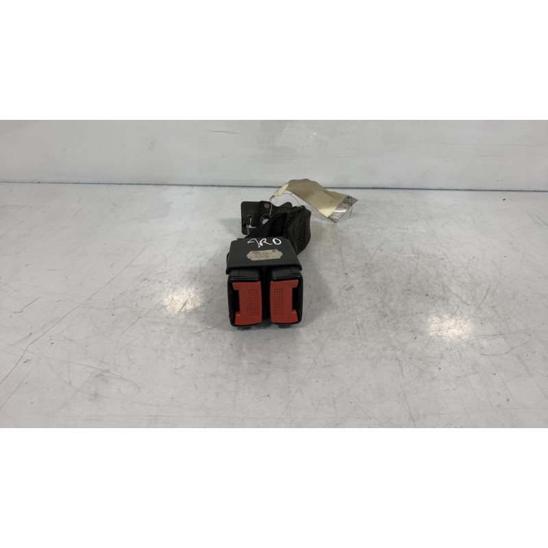 Attache ceinture arriere droit RENAULT SAFRANE Photo n°1