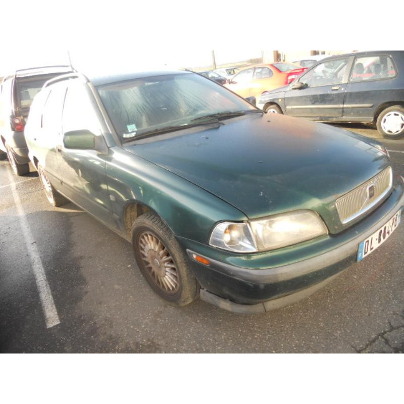 Pare choc arriere VOLVO V 40 1 Photo n°6
