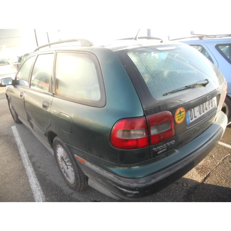 Pare choc arriere VOLVO V 40 1 Photo n°8