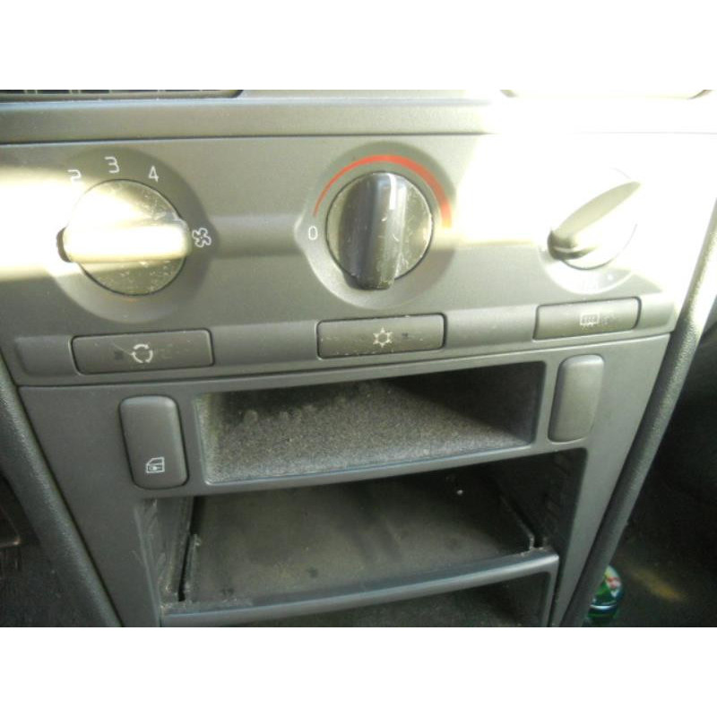Trappe d'essence VOLVO V 40 1 Photo n°9