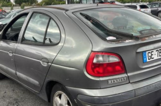 Serrure avant droit RENAULT MEGANE 1