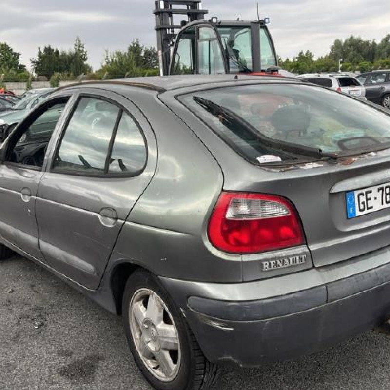 Serrure avant droit RENAULT MEGANE 1 Photo n°8