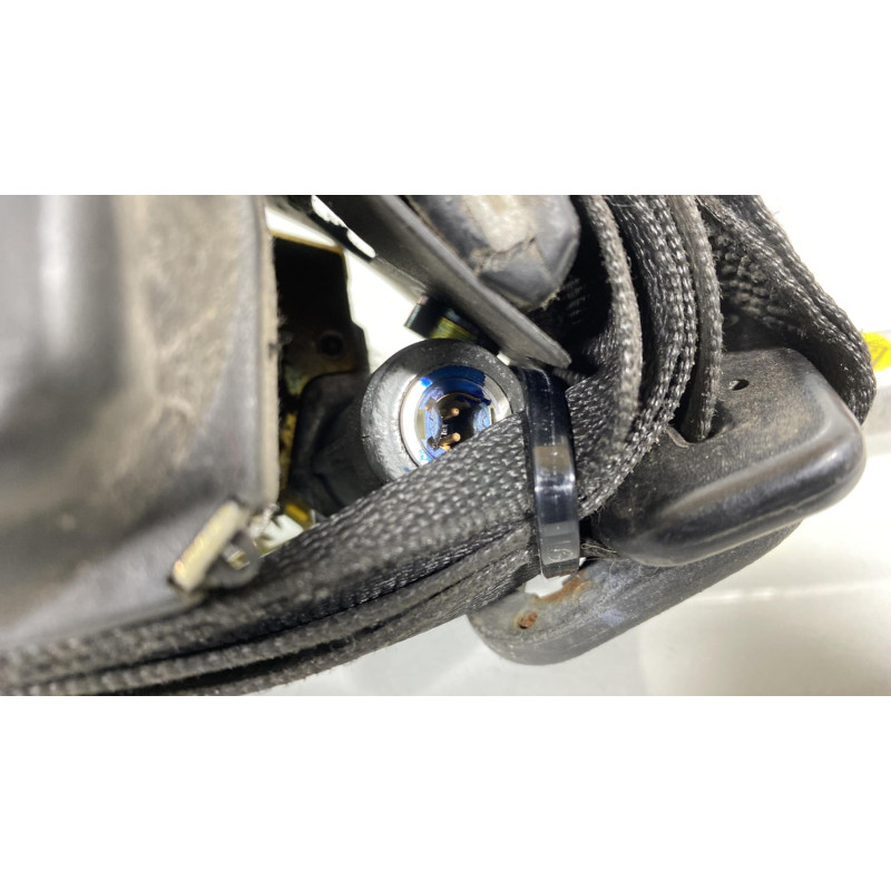Pretensionneur de ceinture avant gauche MERCEDES CLASSE E 210 Photo n°2