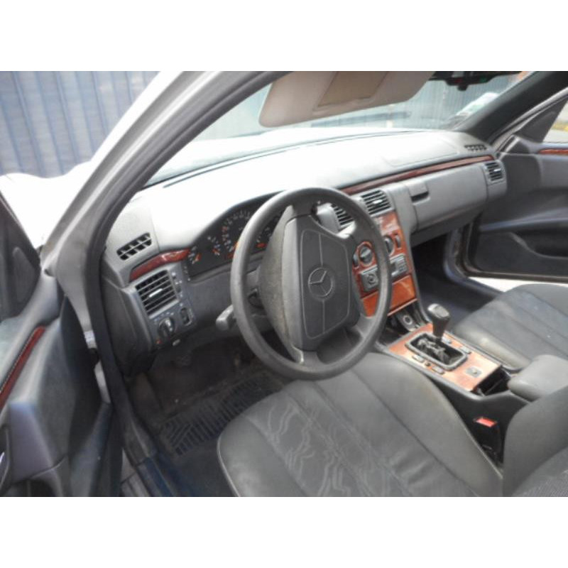 Leve vitre electrique avant droit MERCEDES CLASSE E 210 Photo n°7