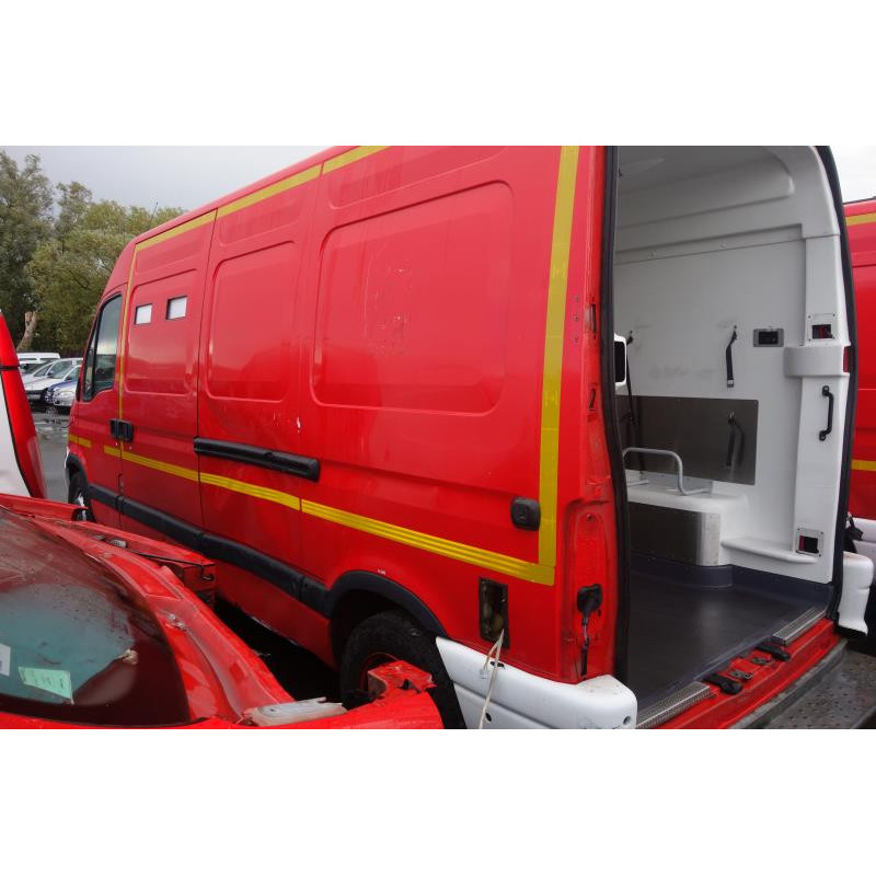 Crosse arriere droit RENAULT MASTER 2 Photo n°9