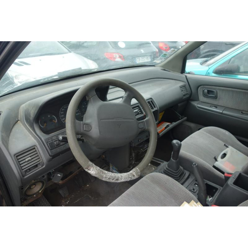Malle/Hayon arriere MITSUBISHI SPACEWAGON 2 Photo n°9