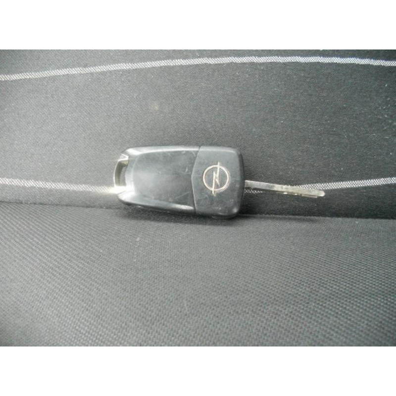 Bouchon de carburant OPEL CORSA D Photo n°12