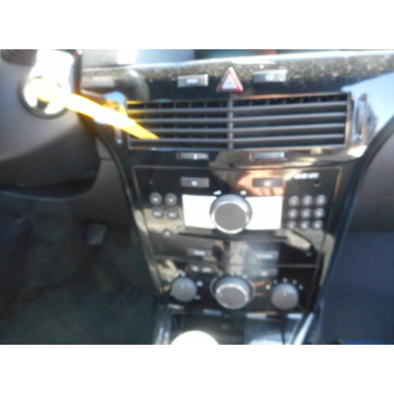 Porte avant droit OPEL ASTRA H Photo n°8