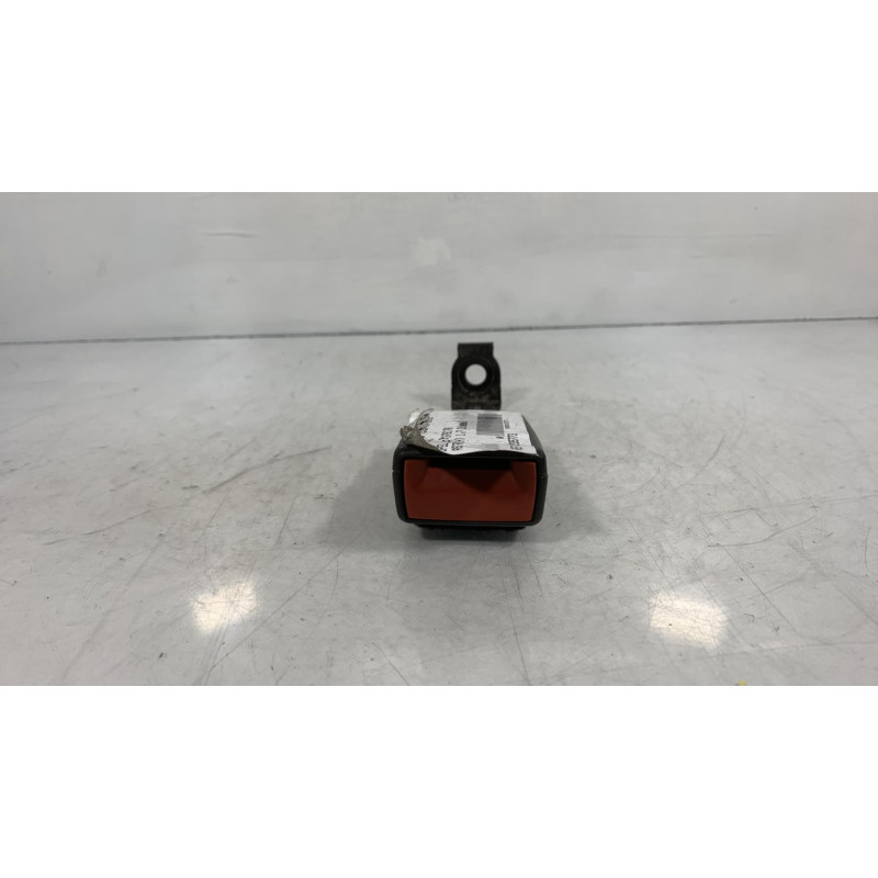 Attache ceinture arriere centrale OPEL ASTRA H Photo n°2