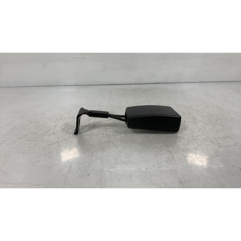 Attache ceinture arriere droit OPEL ASTRA H Photo n°3