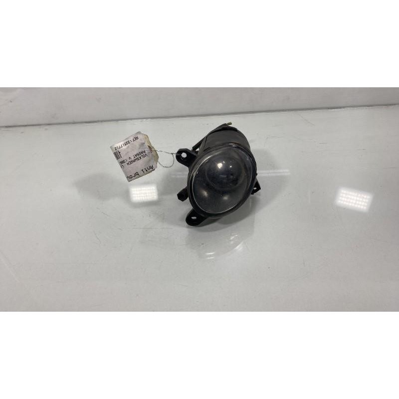 Anti brouillard droit (feux) VOLKSWAGEN PASSAT 4 Photo n°1