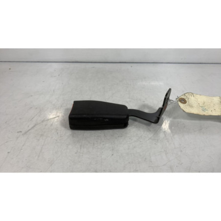 Attache ceinture arriere gauche HYUNDAI COUPE 2 Photo n°1
