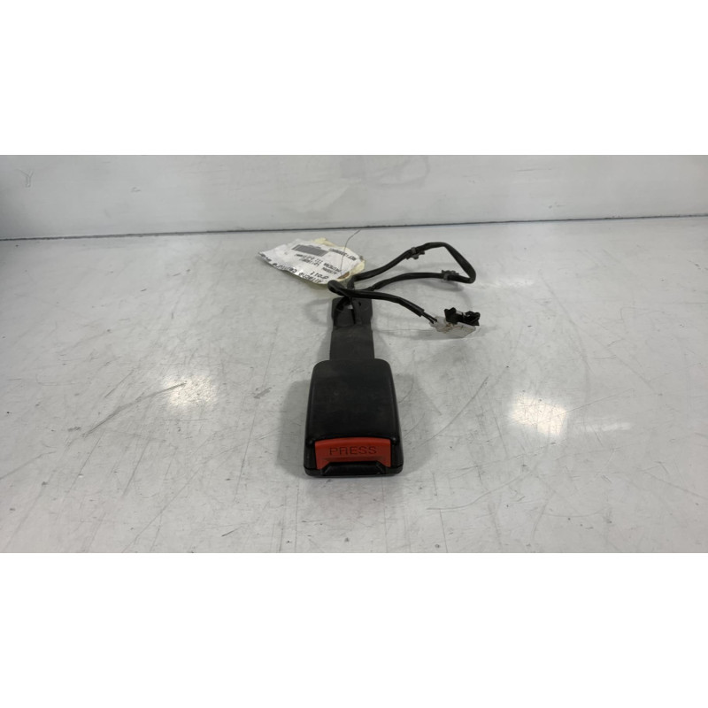 Attache ceinture avant droit NISSAN PRIMERA 4 Photo n°2