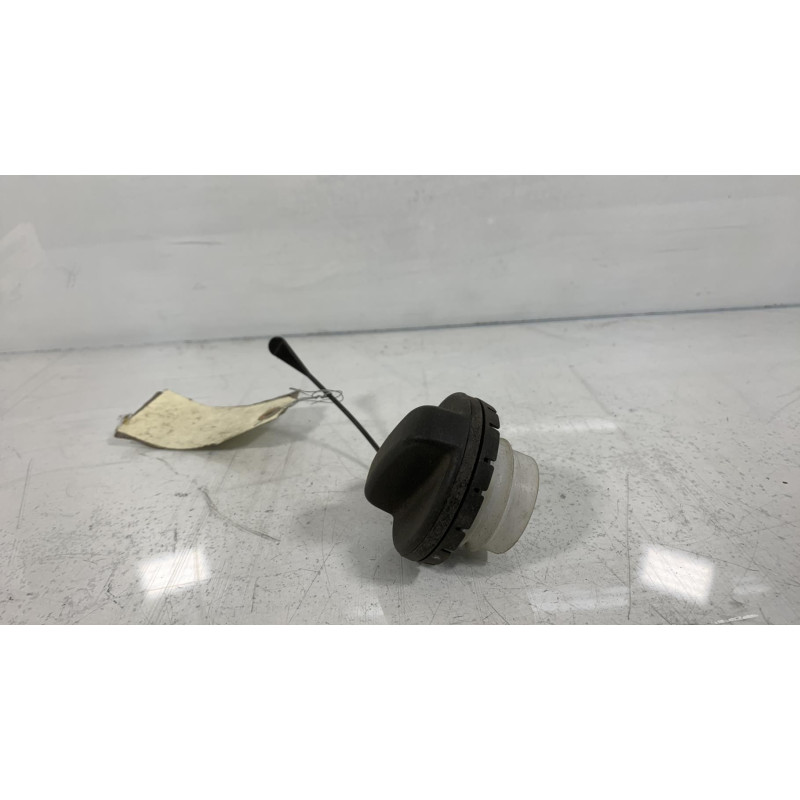 Bouchon de carburant TOYOTA YARIS 2 Photo n°2