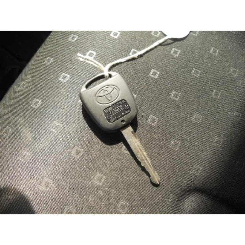Bouchon de carburant TOYOTA YARIS 2 Photo n°12