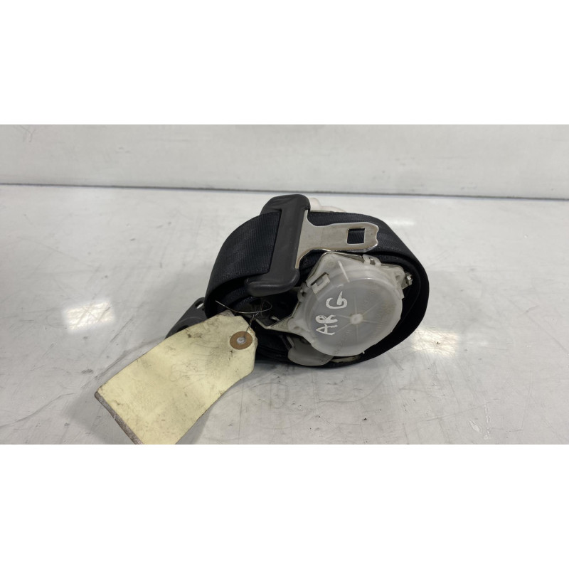 Ceinture arriere gauche TOYOTA YARIS 2 Photo n°1