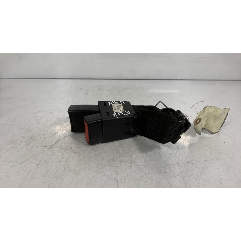 Attache ceinture arriere droit RENAULT MEGANE 1 Photo n°1