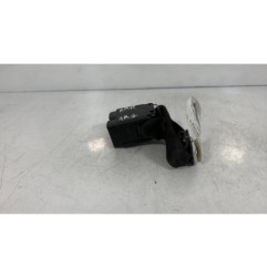 Attache ceinture arriere gauche RENAULT MEGANE 1