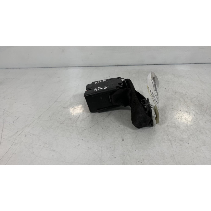 Attache ceinture arriere gauche RENAULT MEGANE 1 Photo n°3