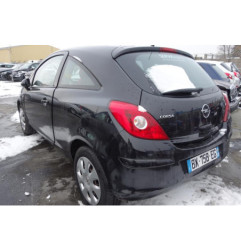 Attache ceinture arriere droit OPEL CORSA D