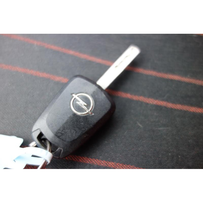 Attache ceinture arriere droit OPEL CORSA D Photo n°10